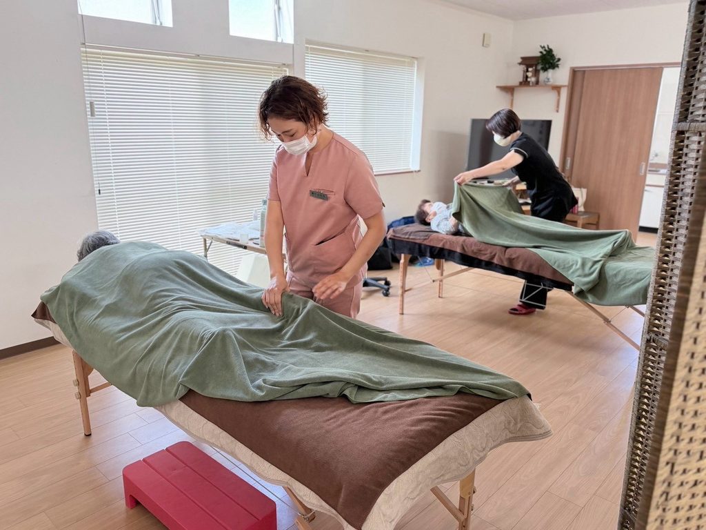 松合町でのボディケアボランティアの様子